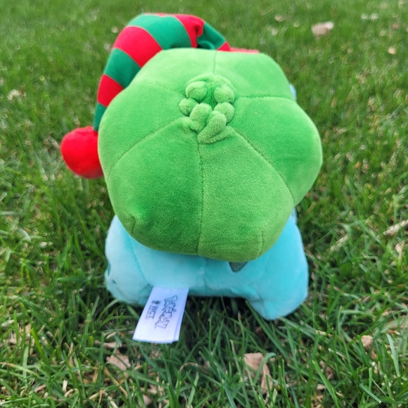 Pokemon Holiday Bulbasaur Plush. - Picture 2 of 8